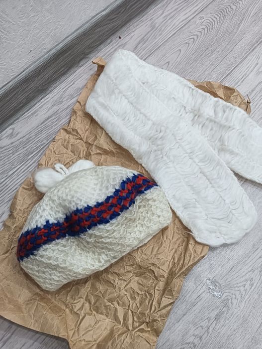 Шапка. Беретка с шарфом.