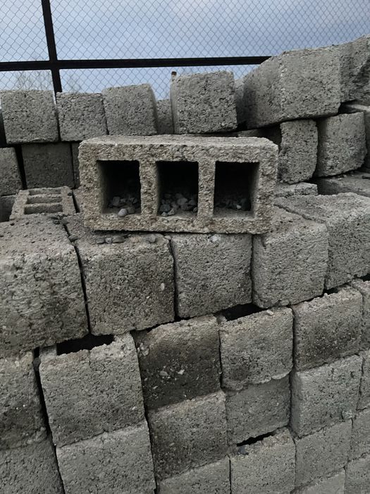 Shlaka blok sotiladi, 2,500 sum.