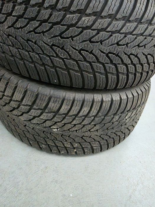 4 бр зимни 215/40/17 Nokian 23г