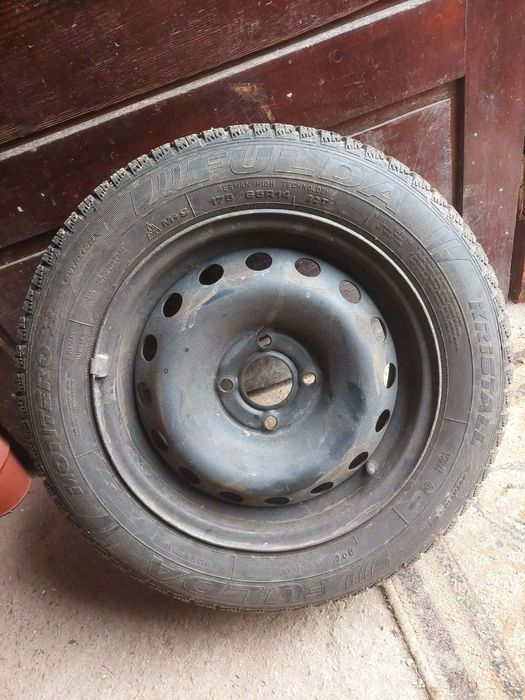 4бр зимни гуми с джанти 175/65 R14 – Renault Clio