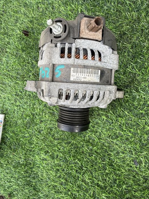 Привозной генератор на Subaru legacy,outback,forester fb20 fb25