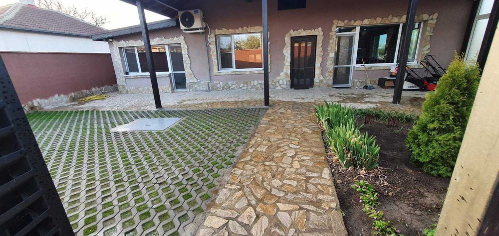 Продава се Къща в с. Плачидол, Област Добрич - 200 кв.м за 925 €/кв.м - Снимка #3