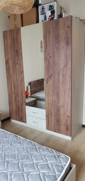 Спален комплект - двойна спалня, нощни шкафчета, трикрилен гардероб