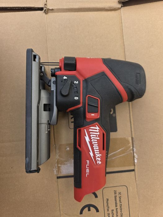 Fierăstrău pendular Milwaukee M12 FJS / original, nou