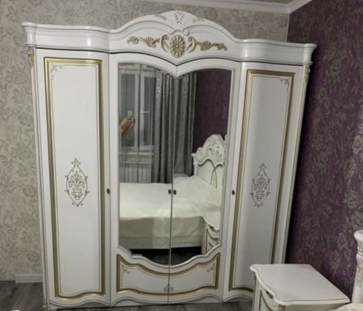 Спальный гарнитур