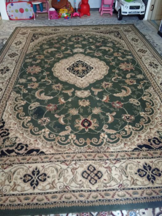 Продам ковры б/у.