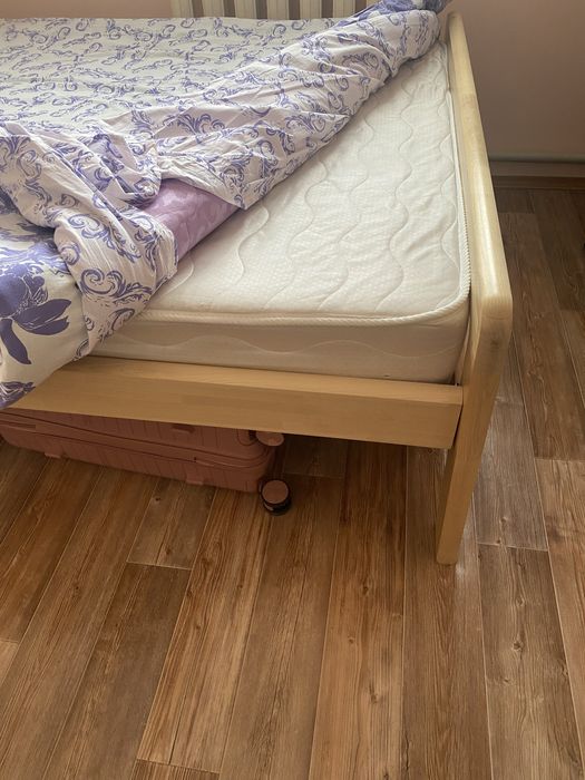 Продается кровать и шкаф