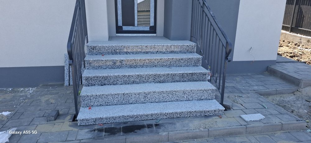 Pun gresie faianta dimensiuni mari, hidroizolatii profesionale.