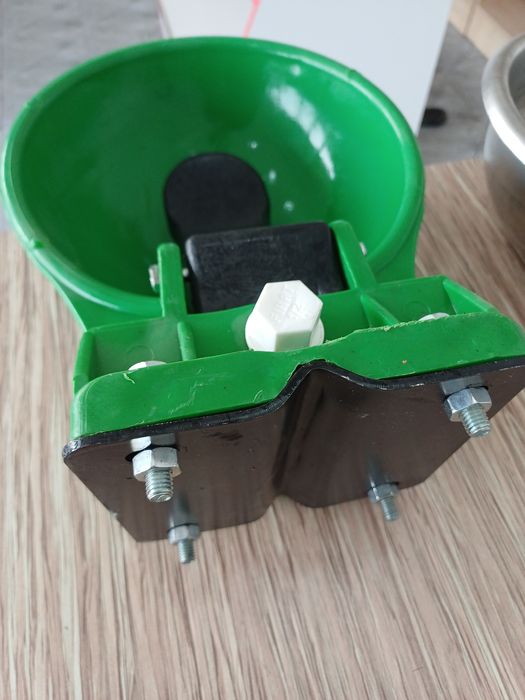 Aвтоматическая поилка для воды. Поилка для коров