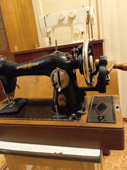 Машинки швейные бу