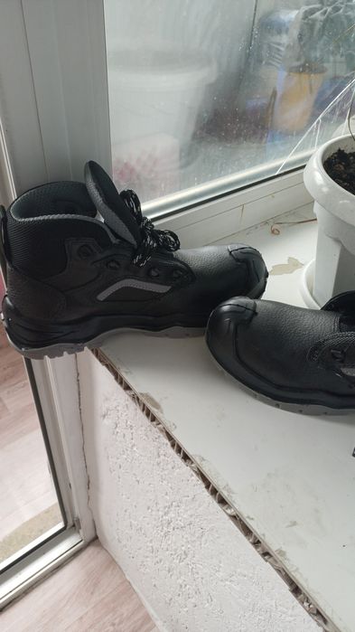 Продам берцы новые