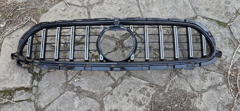 Решетка за Мерцедес  w 213 феислифт