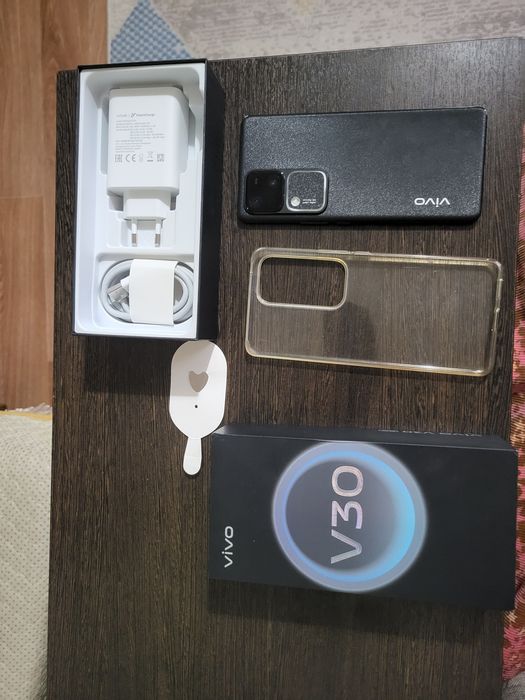 Vivo V30 5G 12+12/256 ГБ