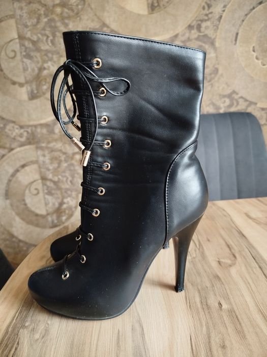 Сапожки женские 35р