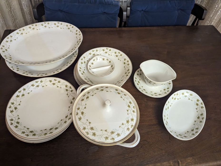 Продам большой чайный сервиз костяной фарфор