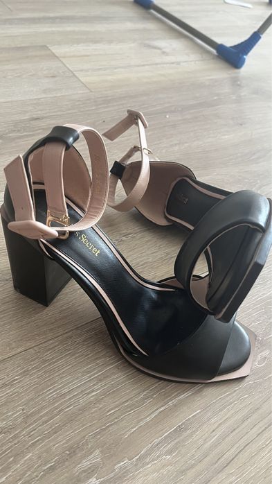 Летний обувь, босоножки