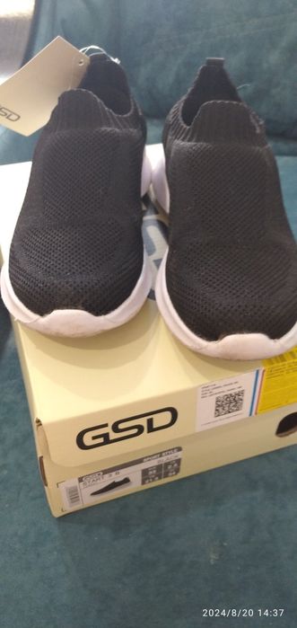 Продам детскую обувь