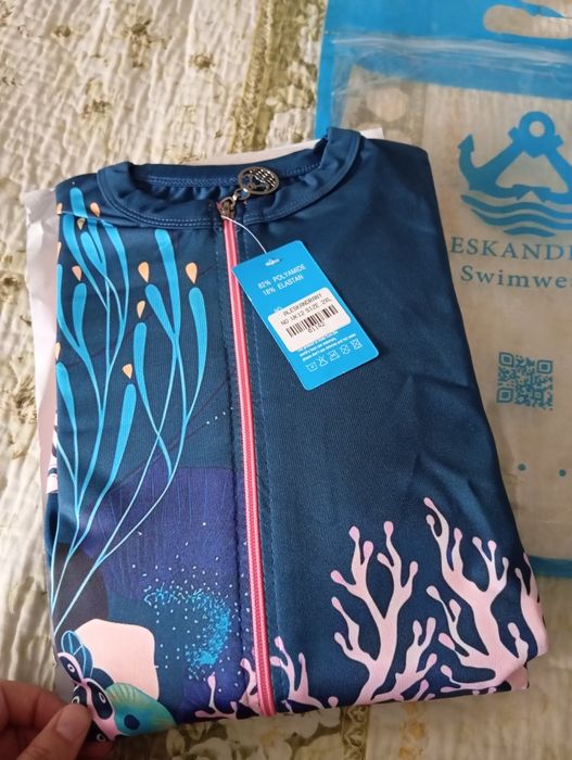 Буркини ( Муслималар учун епик чумилиш кийими)