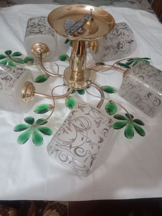 Продам люстру пяти рожковую