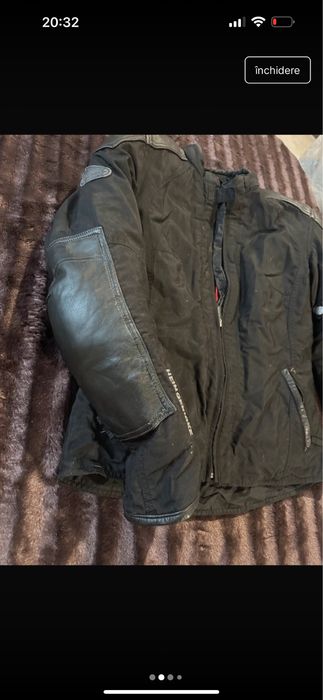 Costum cu protectie pentru motociclisti