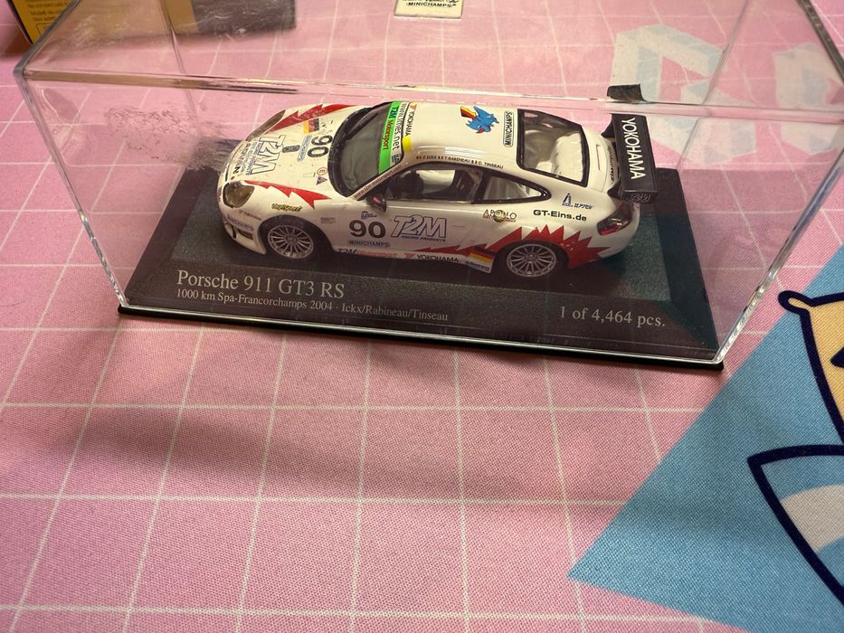 Minichamps- Porsche + подарък ключодържател Porsche Hot Wheels