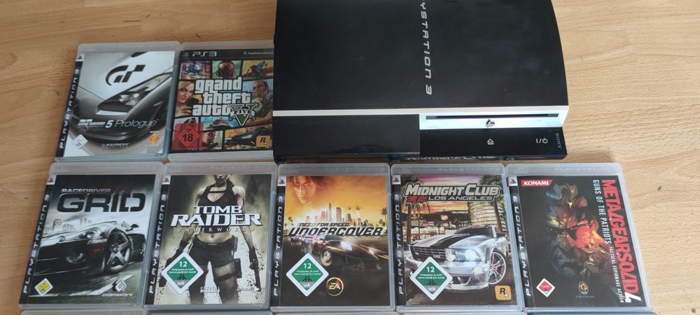 Consolă (PS3) + 2 Controllere + 12 Jocuri, Perfect Funcțională