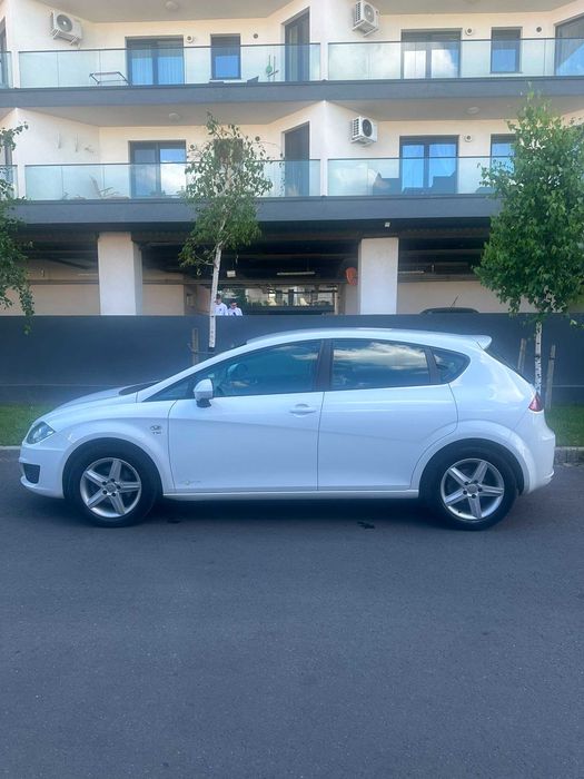 SEAT Leon 2012 — imagine 3