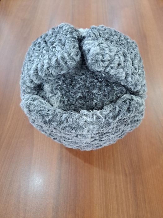 Каракулевая шапка