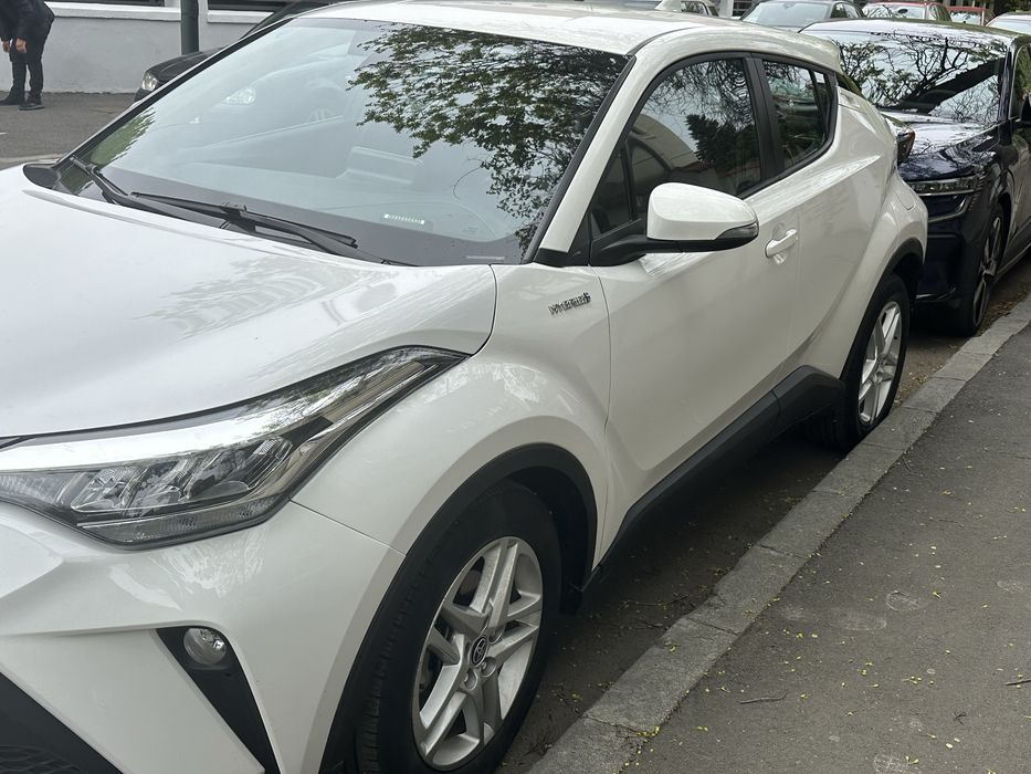 Toyota C-HR CHR hybrid hibrid 1.8