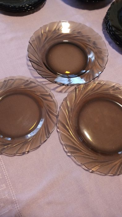 Set 18 farfurii din sticlă fumurie