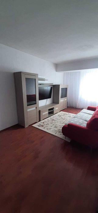 Inchiriez apartament 3 camere + loc de parcare  in cartierul Brancusi.
