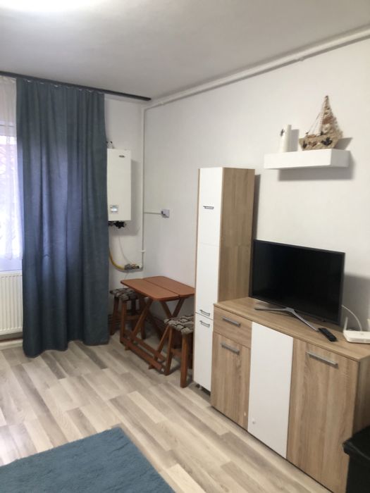 Particular inchiriez garsoniera