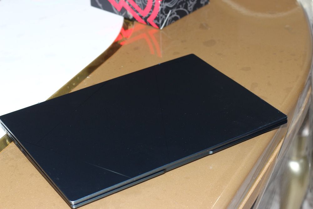 ASUS ZenBook 14 OLED