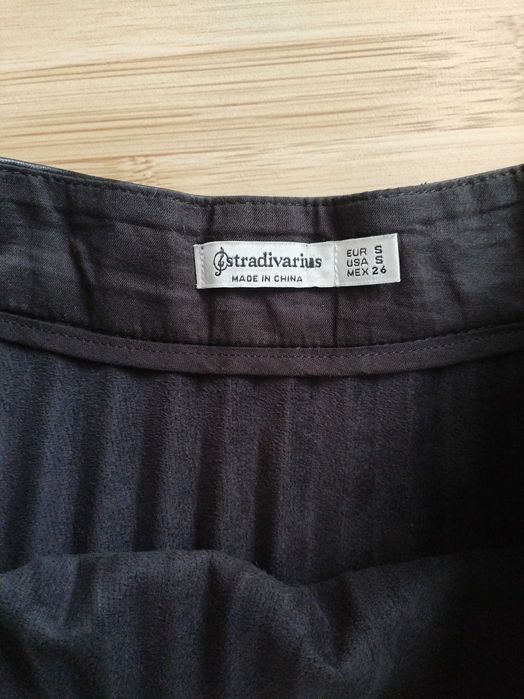 Дамска кожена плисирана пола