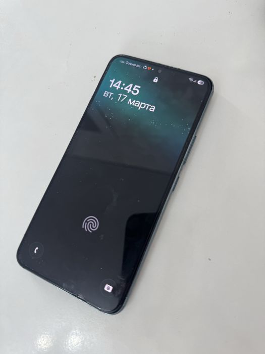 Телефон Samsung S22