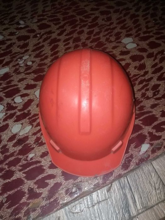 Продам строительную каску