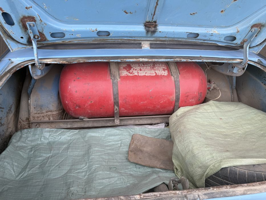 Moskvich 412 sotiladi holati alo darajada.hamma hujjatlari br