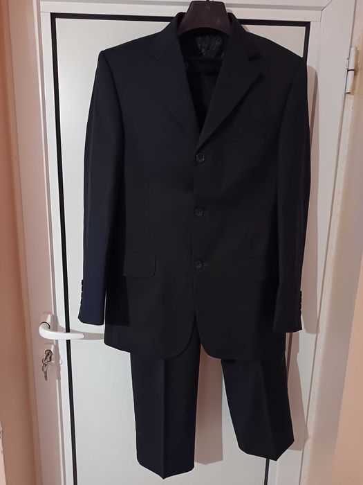 Италиянски марков мъжки костюм веднъж обличан закупен от италия