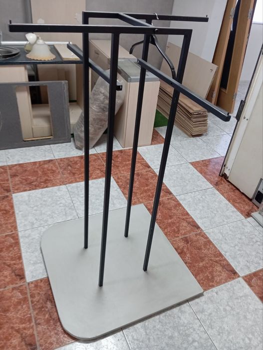 Сглобяем двоен стелаж за дрехи