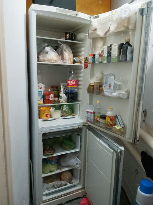 Холодильник б/у      Hotpoint/ ariston