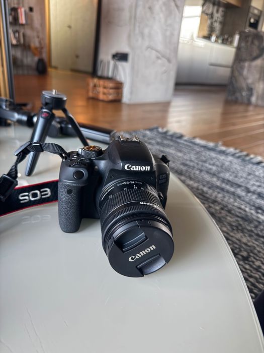 Фотоапарат Canon EOS 800 D