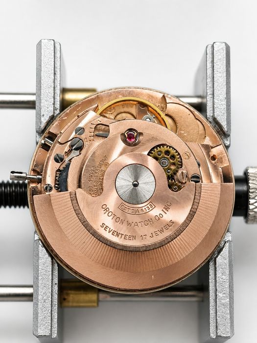 Croton Antarctic (Nivada Grenchen) винтажные часы