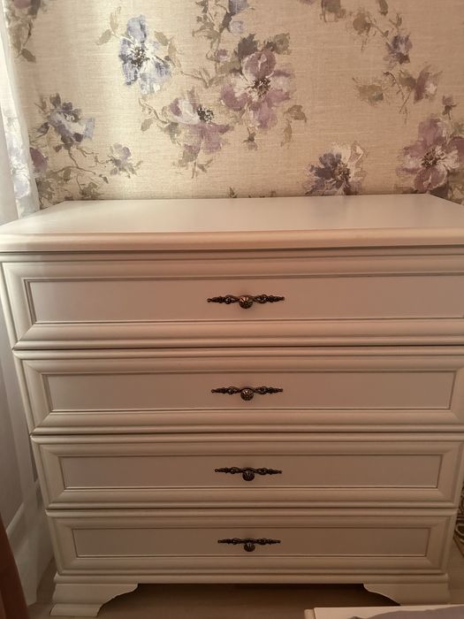 Продам кровать и комод белый