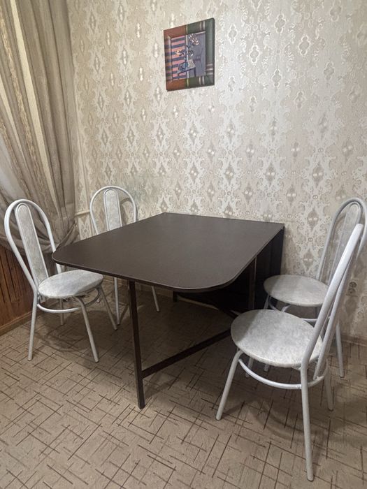 Продам стол со стульями