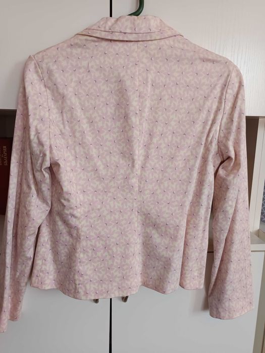 Дамско розово сако на цветчета