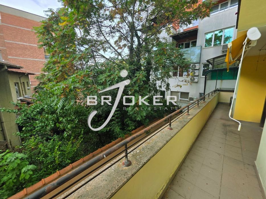 Продава се Тристаен апартамент в Кърджали, Център - 117 кв.м за 1240 €/кв.м - Снимка #8