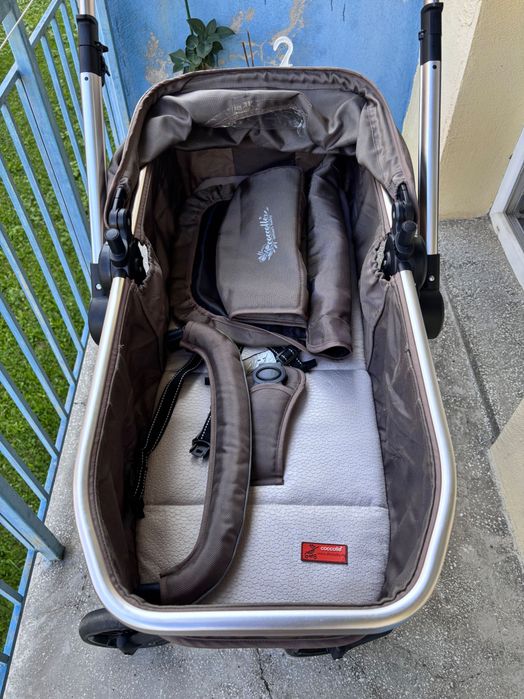 Cărucior bebe Coccolle 2 în 1 – landou + sport, maro/bej – stare foarte bună