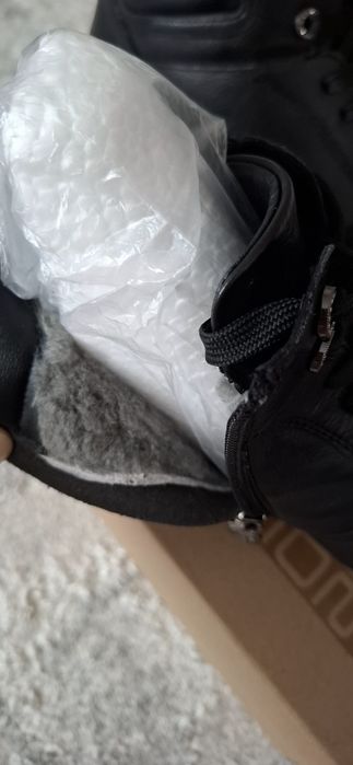 Кожанные женские кроссовки