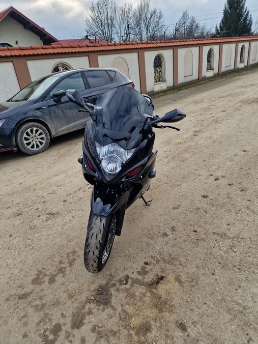 Vând Suzuki gsx650 f limitat a2