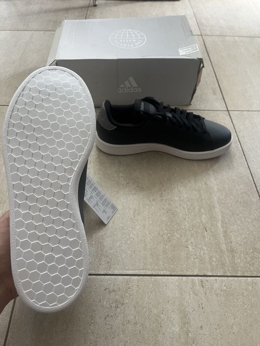 Нови маратонки Adidas размер 43 1/3 с кутия